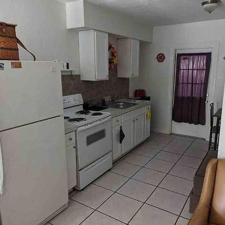 Private One-Bedroom 13-Directly Across From Beach St. Pete Beach Exteriér fotografie