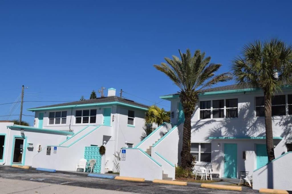 Private One-Bedroom 13-Directly Across From Beach St. Pete Beach Exteriér fotografie