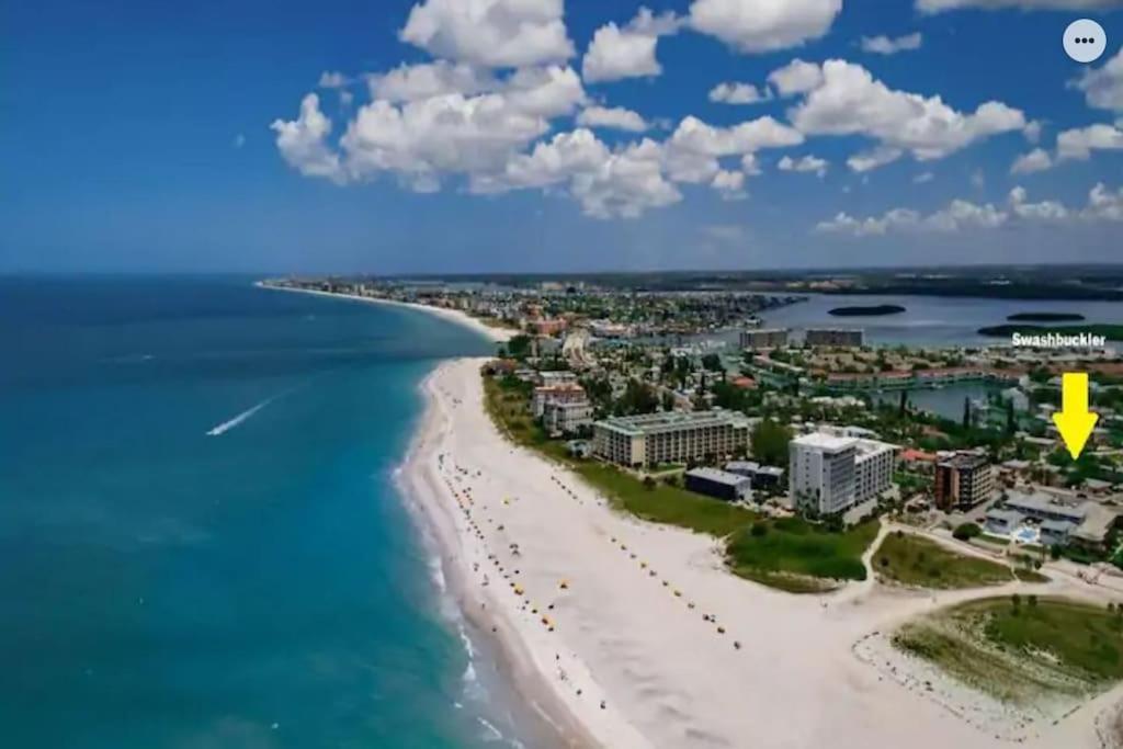 Private One-Bedroom 13-Directly Across From Beach St. Pete Beach Exteriér fotografie