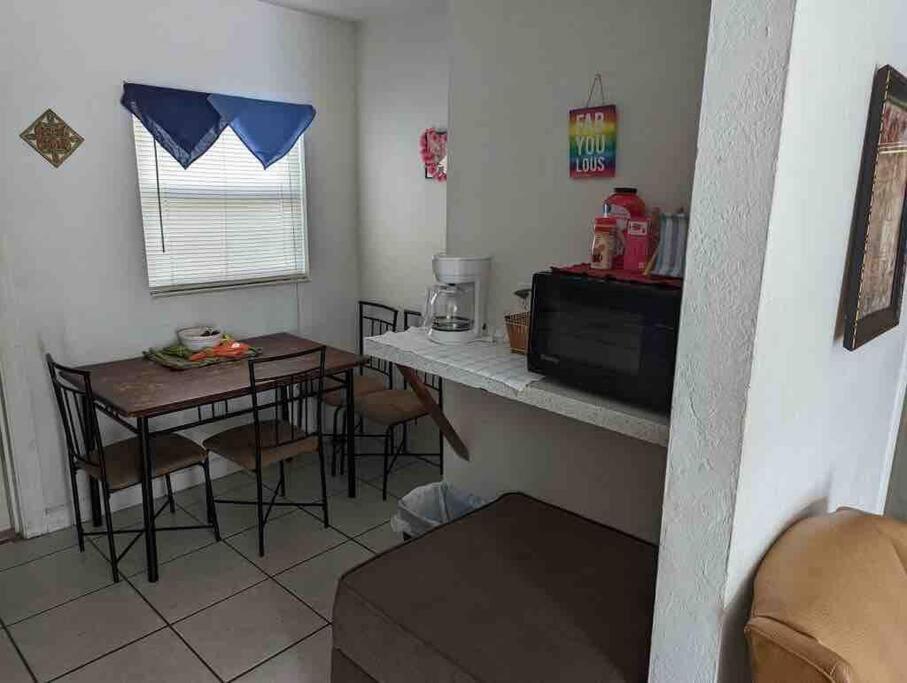 Private One-Bedroom 13-Directly Across From Beach St. Pete Beach Exteriér fotografie